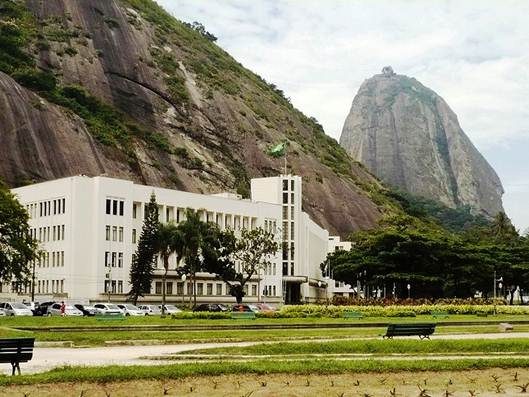 Ficheiro:Escola de comando e estado maior do exercito.jpg