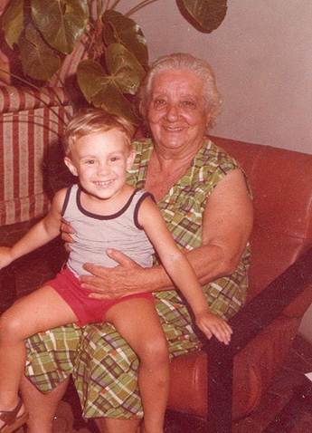 Ficheiro:Dona Yvonne Pereira.jpg