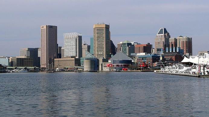 Ficheiro:Bmore skyline inner harbor.jpg