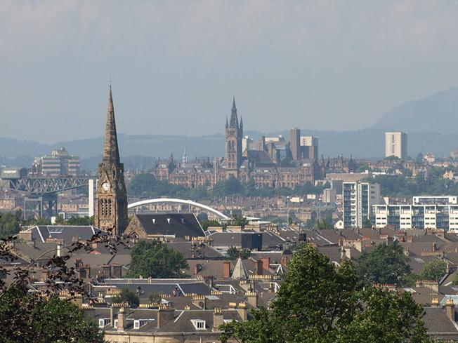 Ficheiro:View of Glasgow from Queens Park.jpg