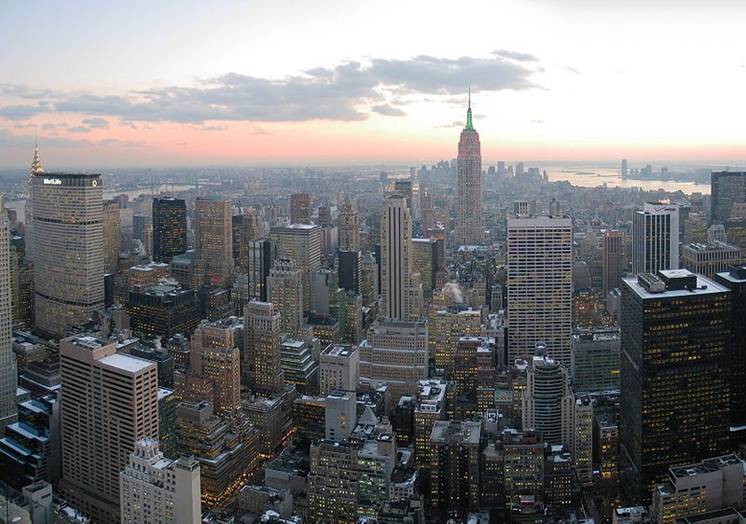 Ficheiro:NYC wideangle south from Top of the Rock.jpg
