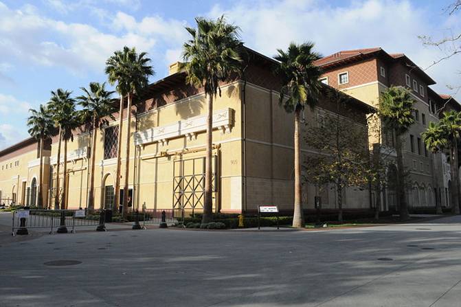 File:USC School of Cinematic Arts 03.jpg