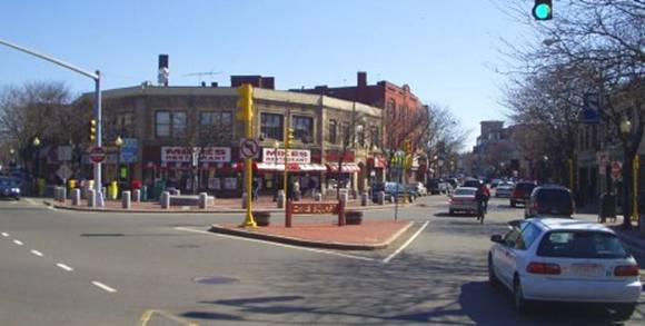 Ficheiro:DavisSqSomervilleMass20040313.jpg