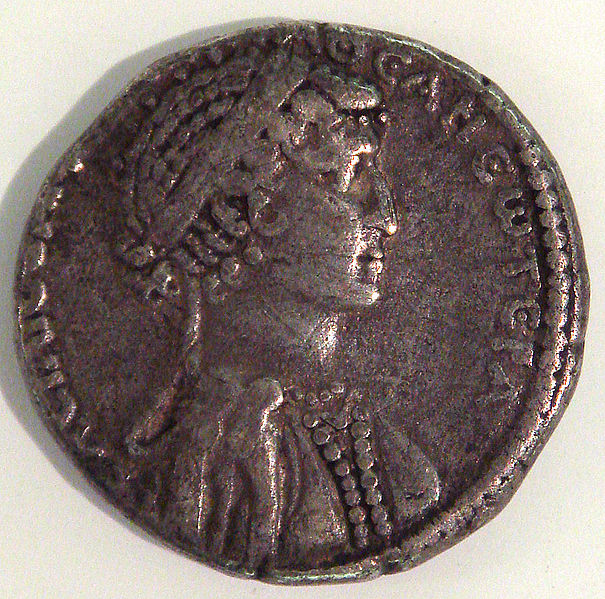 Ficheiro:CleopatraVIICoin.jpg