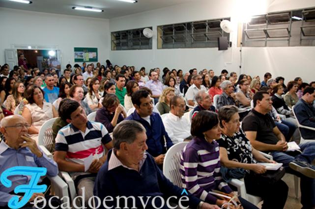 http://focadoemvoce.com/noticias-fotos/paramirim7/palestra-divaldo-franco-2013-5.jpg