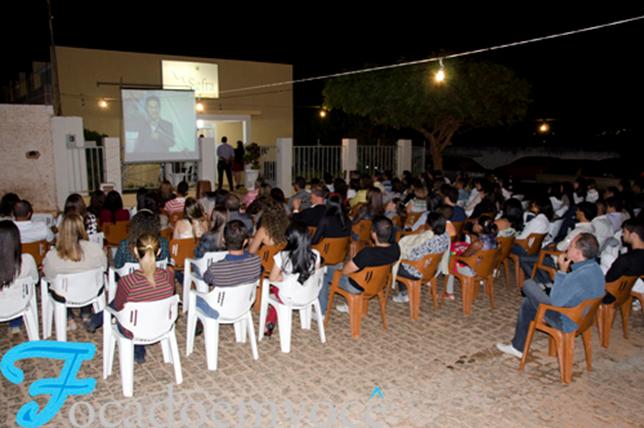 http://focadoemvoce.com/noticias-fotos/paramirim7/palestra-divaldo-franco-2013-6.jpg