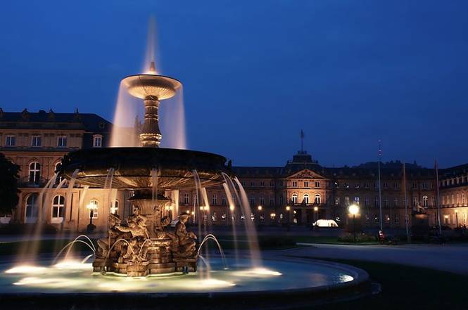 File:Stuttgart-Schlossplatz-at-night.jpg