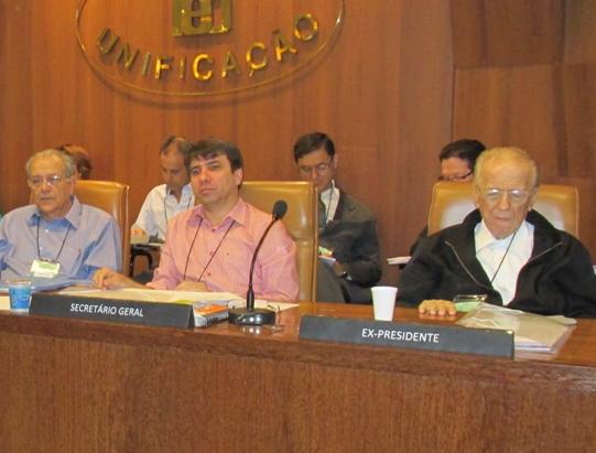 Ex-diretor Roberto Versiani-Ex-presidentes Nestor e Perri.jpg