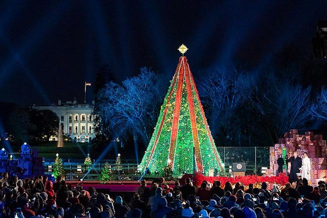 Arquivo: 2018 National Christmas Tree.jpg