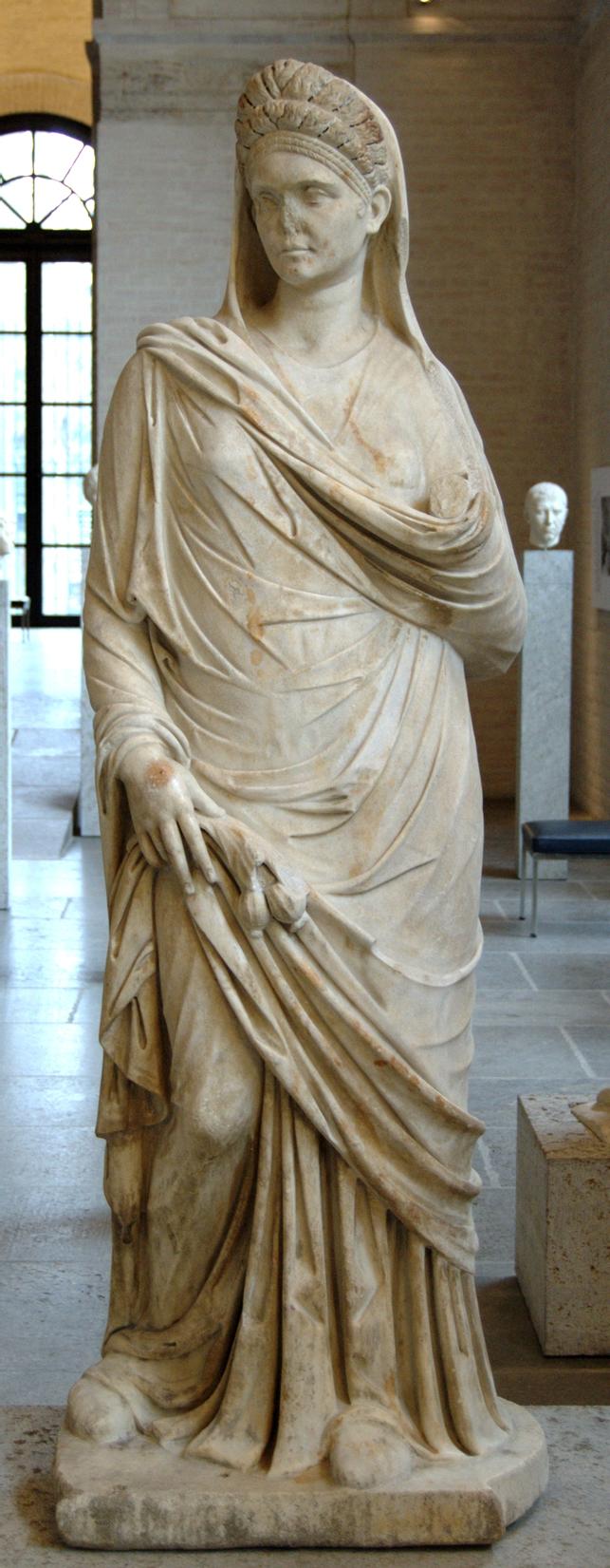 https://upload.wikimedia.org/wikipedia/commons/4/43/Roman_woman_Glyptothek_Munich_377.jpg