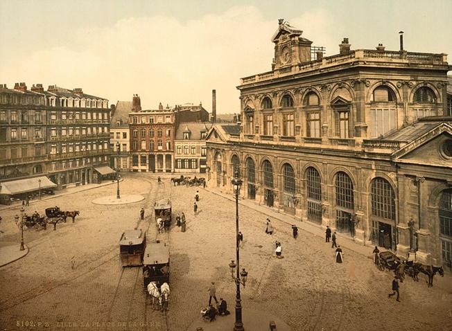 Ficheiro:05071 - The railway station, Lille, France.jpg