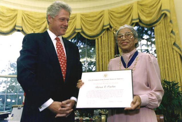 Arquivo: RosaParks-BillClinton.jpg