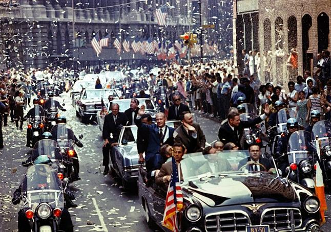 Arquivo: Apollo 11 ticker tape parade 1.jpg