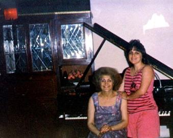 24) Dona Olga Abud de Baldovino Me do tradutor com a esposa Regina em Buenos Aires em 1990