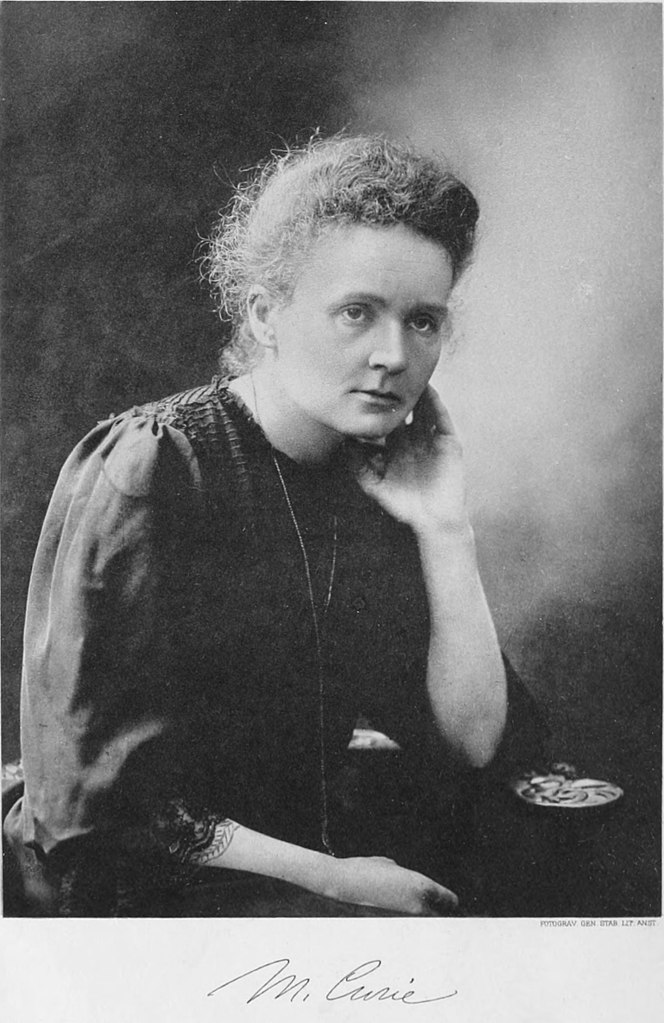 https://upload.wikimedia.org/wikipedia/commons/thumb/f/fb/Curie-nobel-portrait-2-600.jpg/664px-Curie-nobel-portrait-2-600.jpg