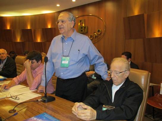 CFN-Presidente FEB homenageia Nestor