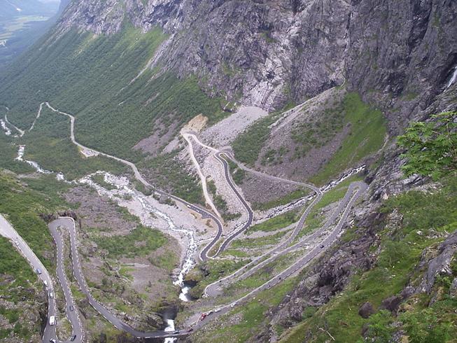 Arquivo: Trollstigen Norway 2006.JPG