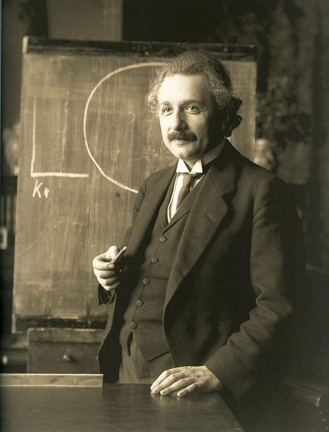 https://upload.wikimedia.org/wikipedia/commons/thumb/3/3e/Einstein_1921_by_F_Schmutzer_-_restoration.jpg/780px-Einstein_1921_by_F_Schmutzer_-_restoration.jpg