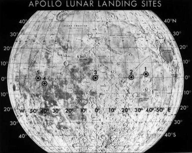 https://upload.wikimedia.org/wikipedia/commons/f/f3/Lunar_site_selection_globe.jpg