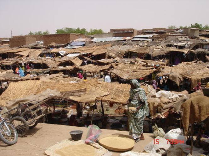 Arquivo: Abeche market.jpg