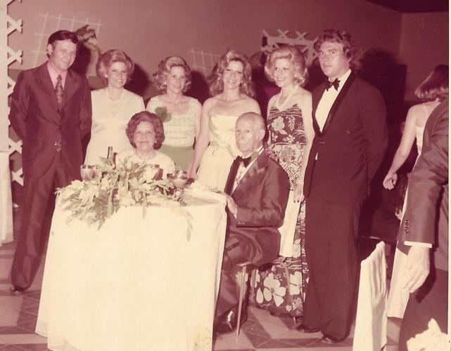 donalinda149lindaejoaodiasdealmeidacomosfilhos15-11-75