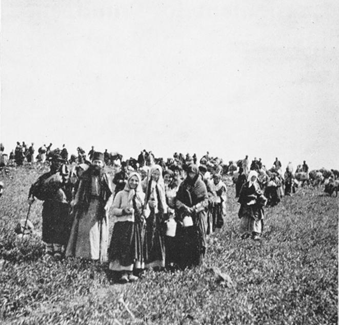https://upload.wikimedia.org/wikipedia/commons/3/33/Nazareth_pilgrims_001.jpg