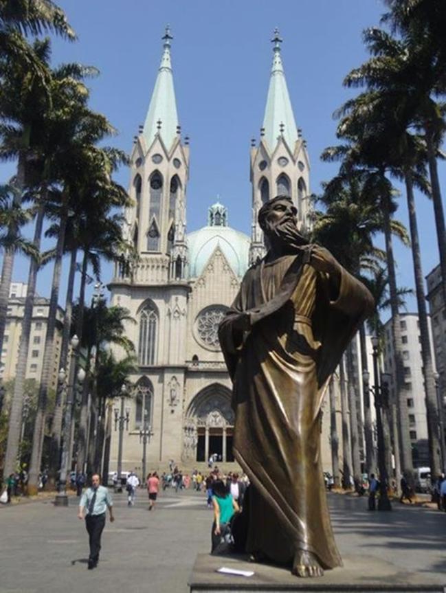 https://espiritualidades.com.br/Artigos/Artigos_Img_02/Chico_Xavier_fundacao_de_SP_02.jpg