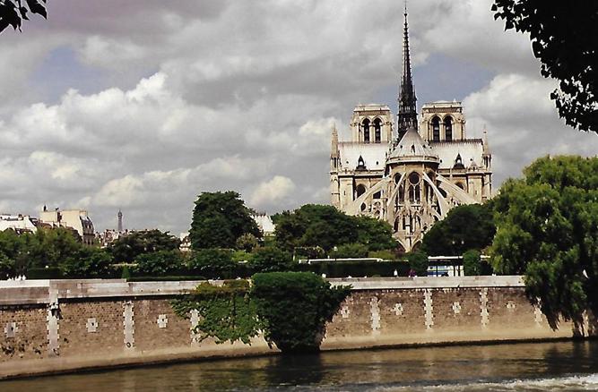 riosenaecatedralnotredame