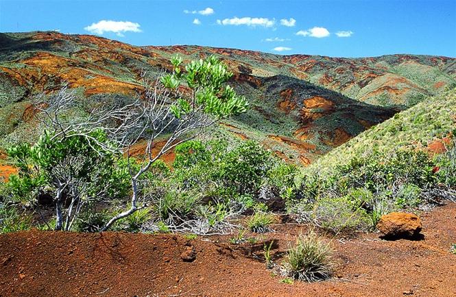 File: Landscape, ao sul da Nova Caled�nia.jpg