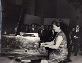 44) Pianista Olga Abud em setembro de 1965 em Concerto de piano no Conservat�rio de Belas Artes de Buenos Aires (2)