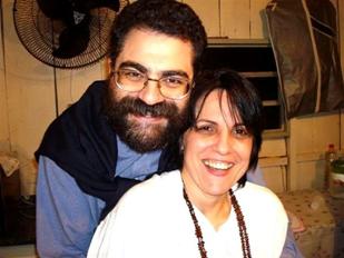 32) Regina e Enrique Baldovino em momento de descontra��o