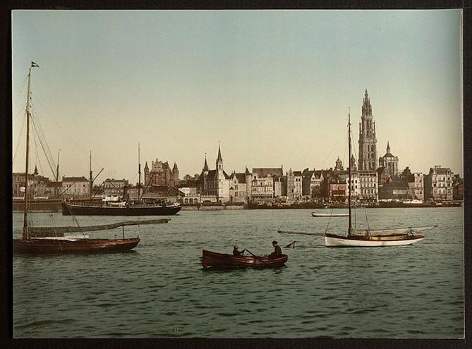 800px-Antwerp,_Belgium,_from_the_left_bank_of_the_Scheldt_(ca._1890-1900) (3)