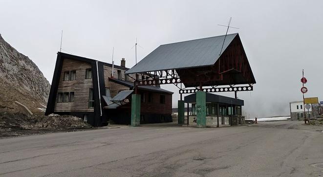 800px-Ancien_poste_fronti�re_au_col_du_Pourtalet_(c�t�_espagnol)