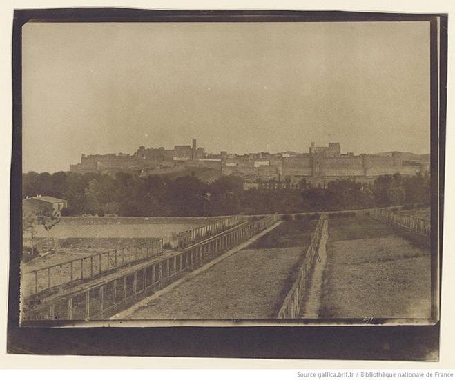 File:Cit� de Carcassonne par Gustave Le Gray 1.jpg
